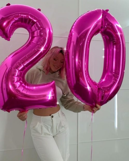 Zayra Gutiérrez celebrando su cumpleaños