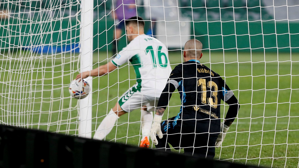 Elche y Osasuna empataron en el Martínez Valero. (EFE)