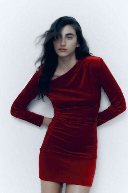Los 10 vestidos de Zara para triunfar en Nochebuena y Nochevieja