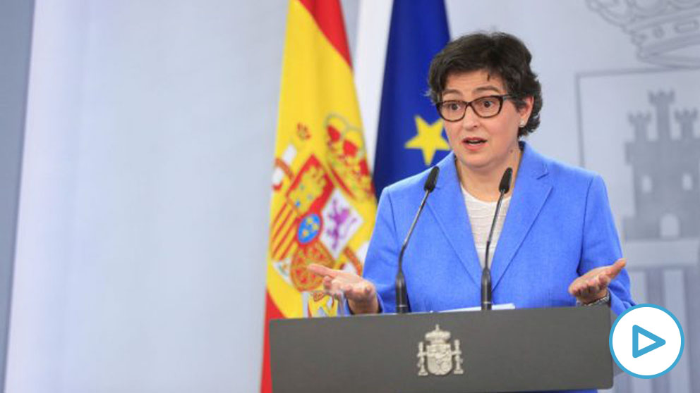 La ministra española de Asuntos Exteriores, Arancha González Laya, en la rueda de prensa en Moncloa este jueves. (Foto: Efe)
