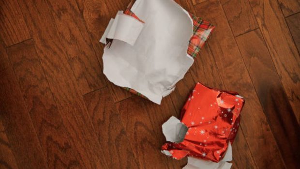 Las mejores ideas para reutilizar el papel de regalo acumulado en Navidad