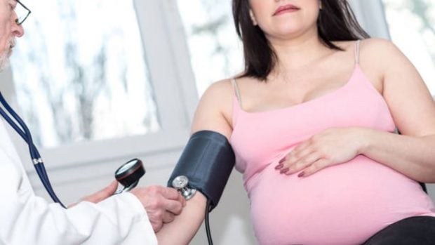 Presión arterial en el embarazo: qué hacer si es demasiado alta o demasiado baja
