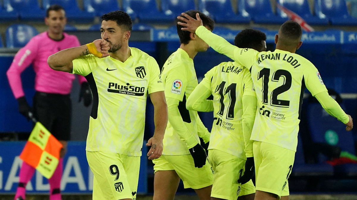 Luis Suárez celebra su tanto contra el Alavés. (AFP)