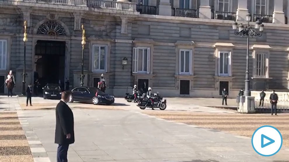 El Rey, despedido entre aplausos de la Pascua Militar.