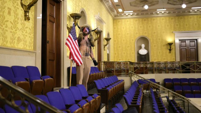 Las imágenes más impactantes del asalto de los seguidores de Trump al Capitolio de EEUU
