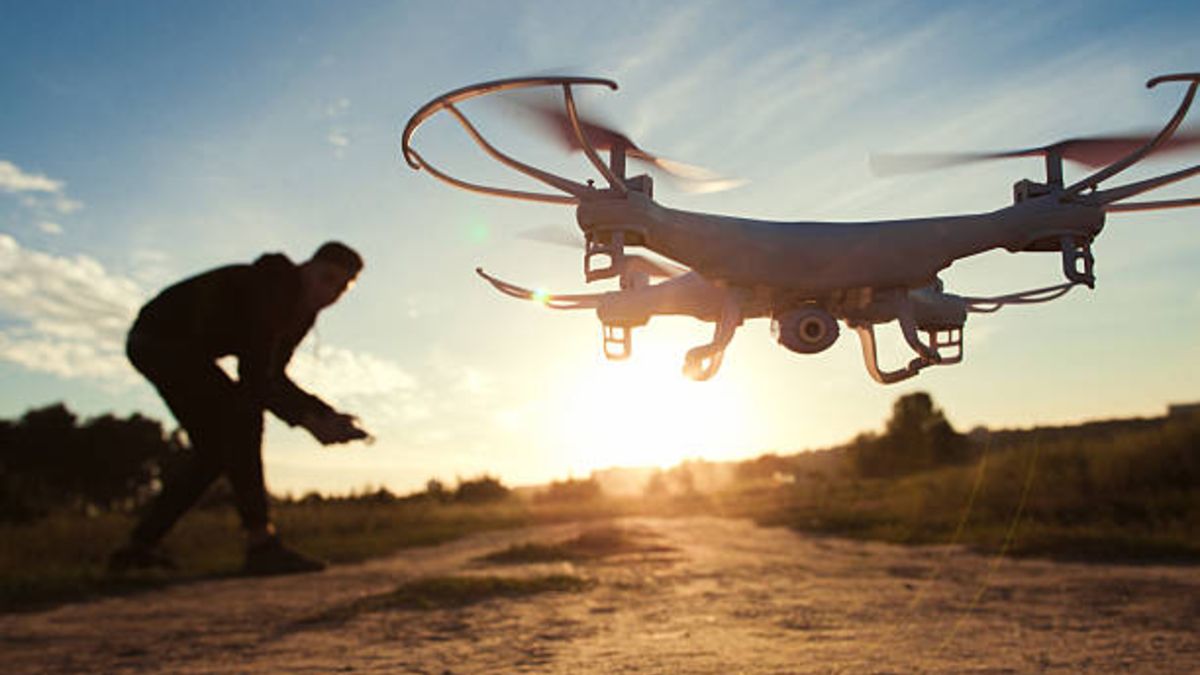 Descubre qué normativa se rige ahora para volar drones