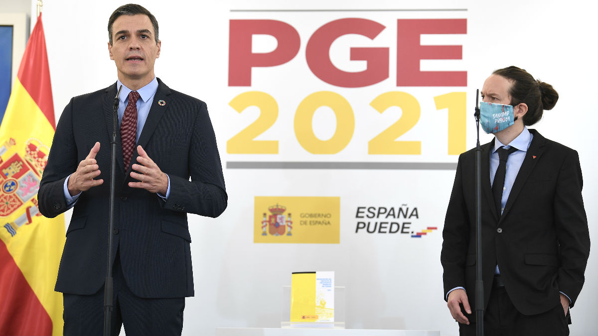 El presidente del Gobierno, Pedro Sánchez, y el vicepresidente segundo, Pablo Iglesias, durante la presentación de los Presupuestos Generales del Estado. (Foto: Europa Press)