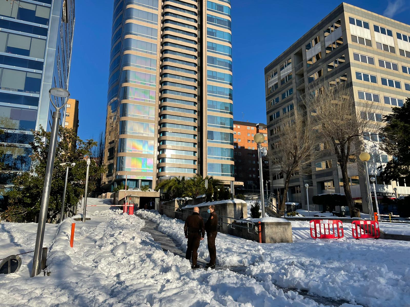 Entrada de los juzgados tras la tormenta de nieve Filomena.