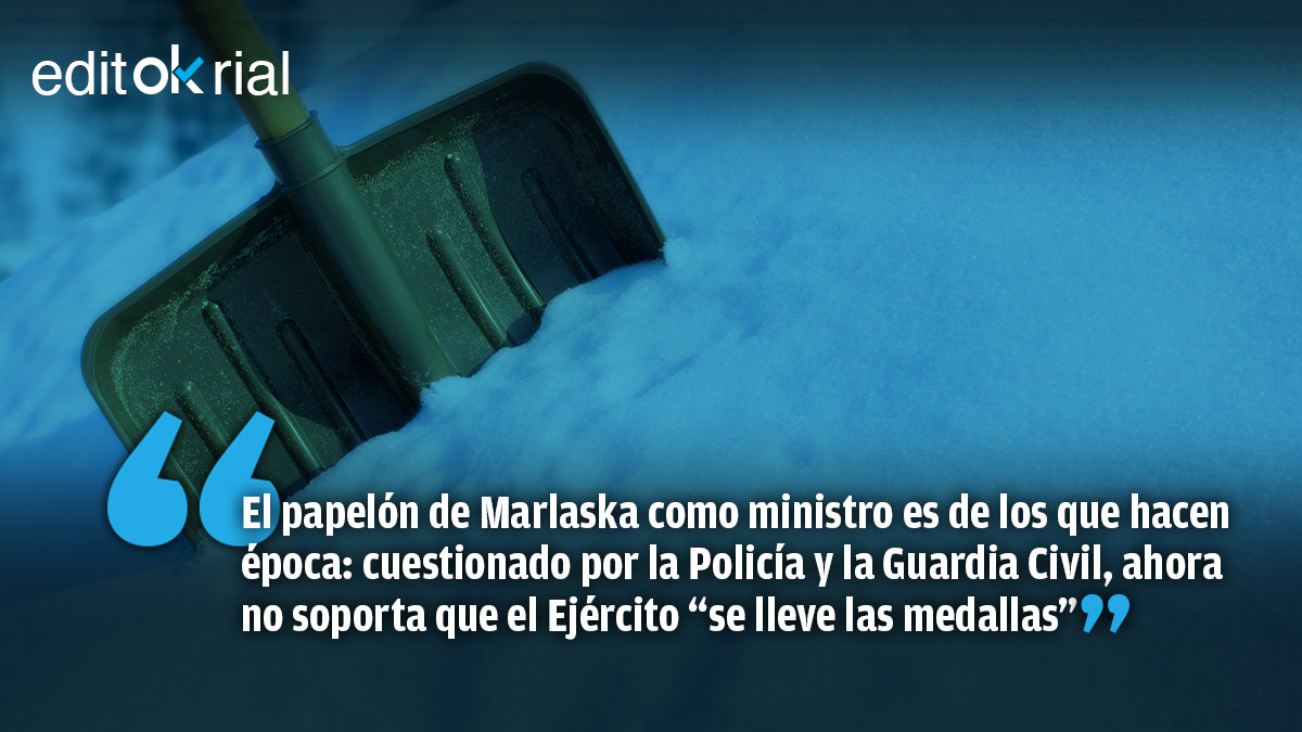 Armados con picos y palas, nuestros soldados derrotan a Iglesias y Marlaska