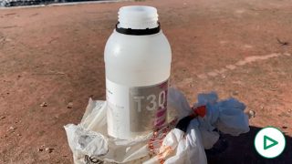 Heridas dos jóvenes después de que el novio de una de ellas les arrojara ácido.