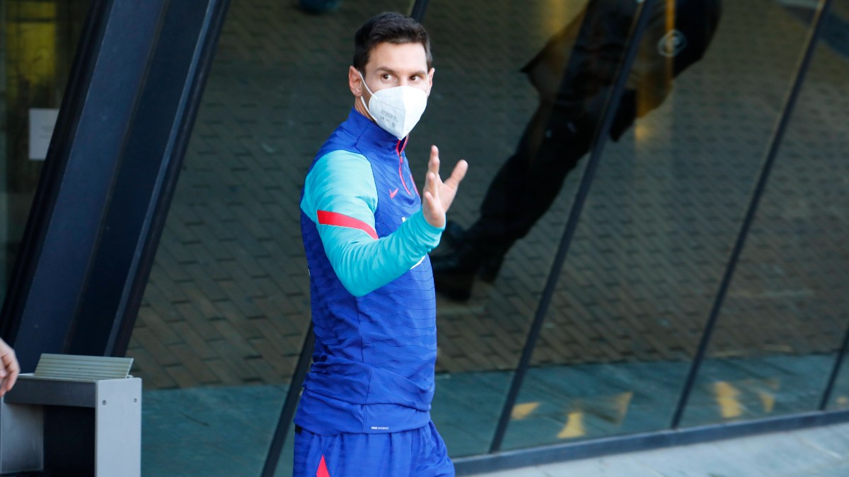 Messi, a la llegada del Barcelona a Córdoba. (EFE)