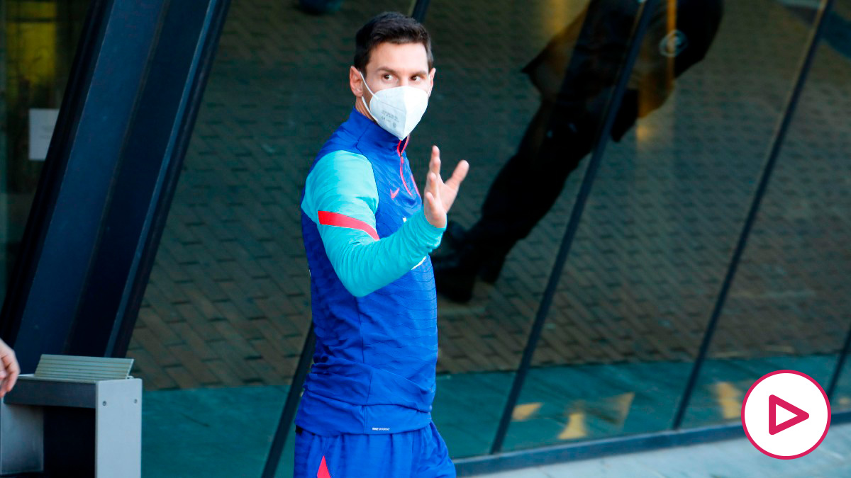 Messi, a la llegada del Barcelona a Córdoba. (EFE)