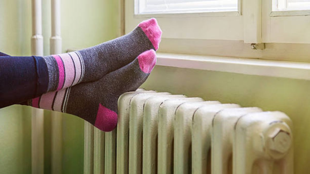 Cómo podemos mantener los pies calientes debido al frío