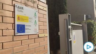 Marlaska reconvierte un hotel de Sevilla en centro de acogida ante la avalancha de inmigrantes.