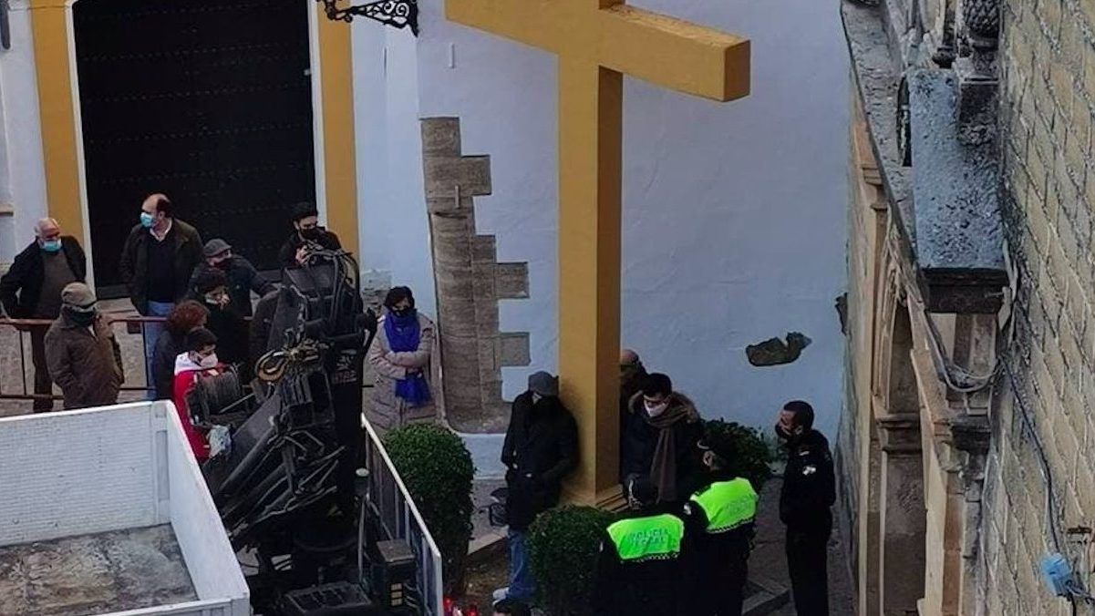 Cruz de las Descalzas en Aguilar de la Frontera antes de su retirada.