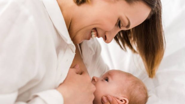 Un estudio demuestra por qué la lactancia materna mejora el sistema inmunológico del recién nacido a largo plazo