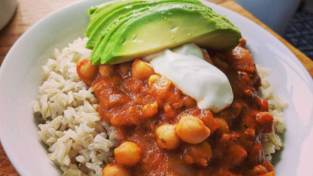 Receta de Curry de garbanzos con frutas tropicales