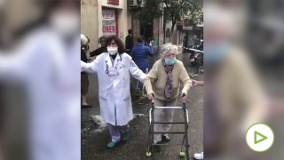 Así evacuan a los ancianos de la residencia afectada por la explosión en Madrid