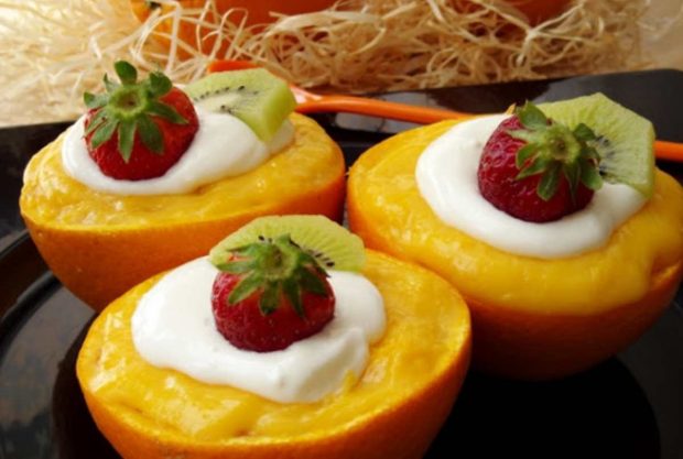 Naranjas rellenas con manzanas y crema 3-exclusivas-recetas-de-frutas-rellenas-620x417