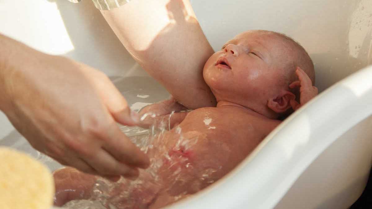 Actualmente hay muchas bañeras específicas para recién nacidos