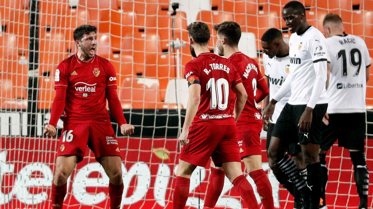 Valencia y Osasuna empataron en Mestalla. (EFE)