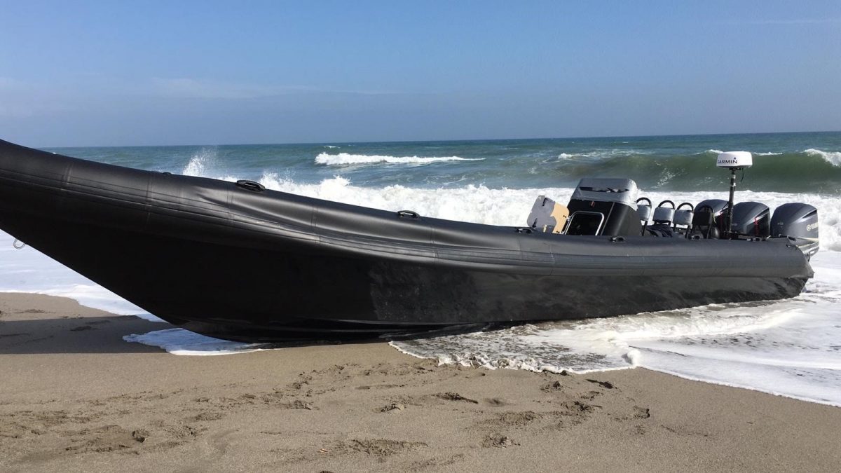 Una narcolancha incautada en las costas de Cádiz (Foto: Europa Press).