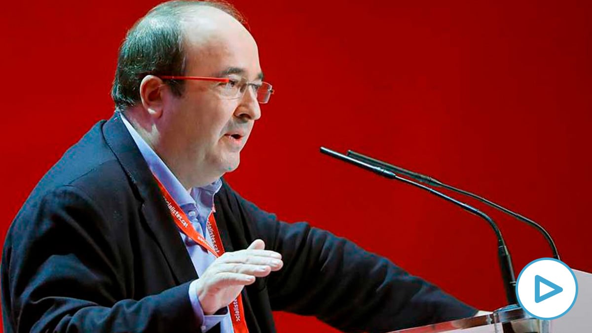 El secretario general del PSC, Miquel Iceta, tras ser ratificado hoy como líder de los socialistas catalanes durante la segunda jornada de su congreso celebrado en Barcelona y en la que se han debatido las enmiendas a su ponencia estratégica. Foto: EFE