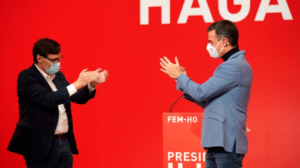 Pedro Sánchez y Salvador Illa en un acto electoral del PSC.