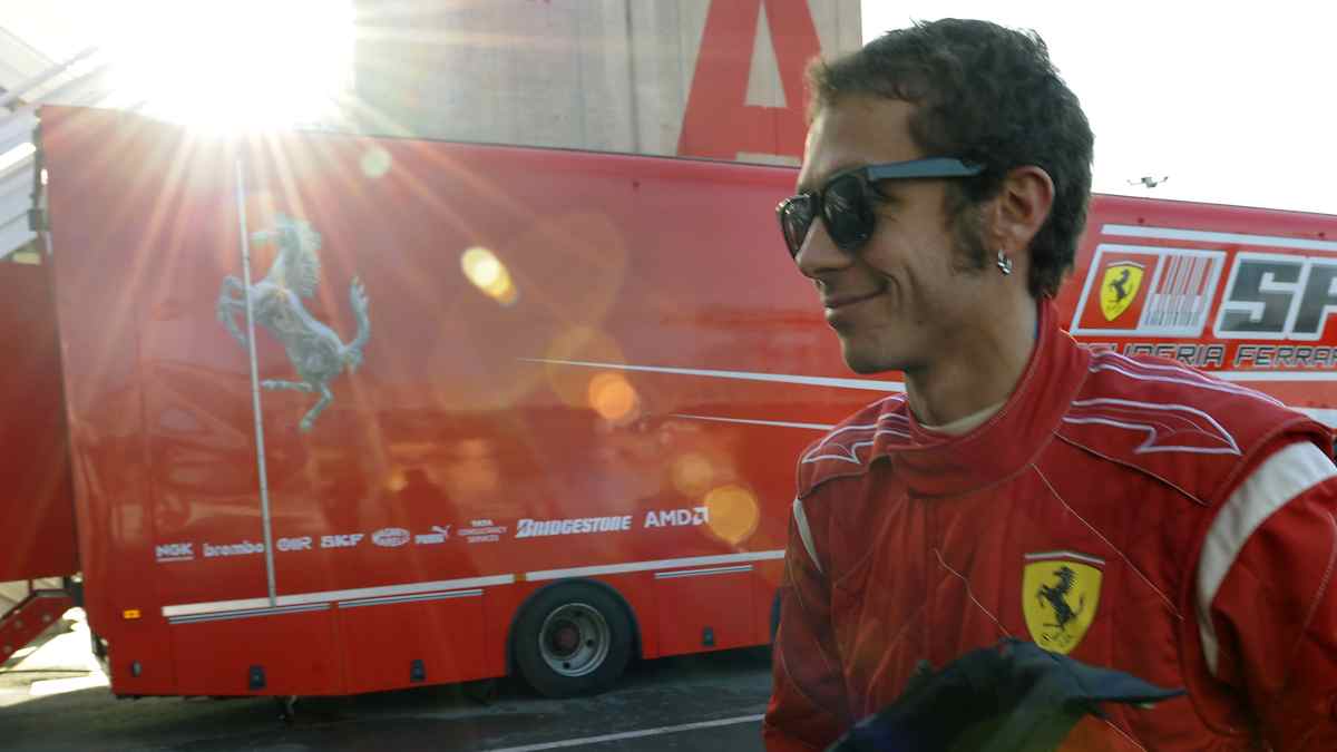 Valentino Rossi en un test de Ferrari. (AFP)