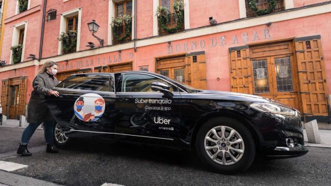 interno Rareza adverbio Uber promete a los taxistas de Barcelona invertir 1,5 millones en 2021 para  relanzar la demanda