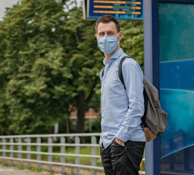 Usar doble mascarilla, la opción recomendada por un virólogo de EE.UU.