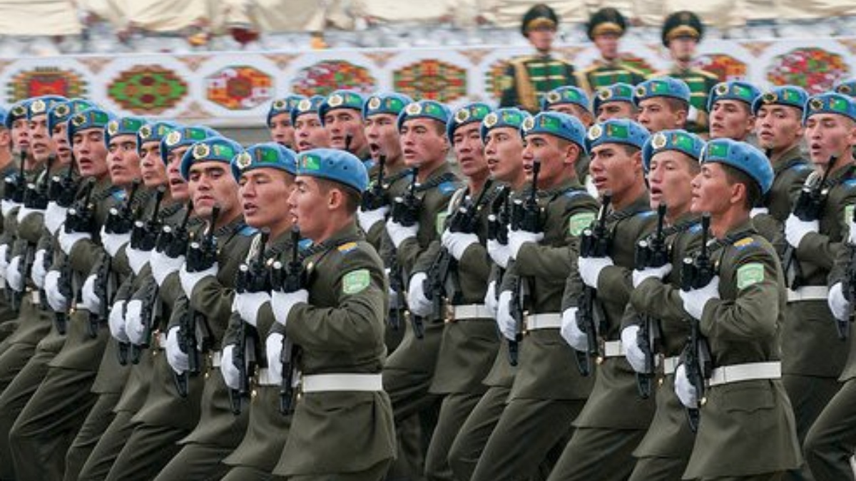 Desfile militar en Turkmenistán, uno de los países a los que el Gobierno de coalición ha autorizado la venta de material de defensa.