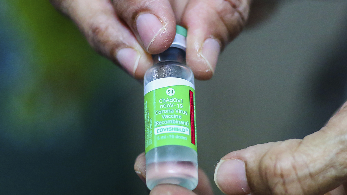 Sanidad propone a las comunidades vacunar con AstraZeneca ...