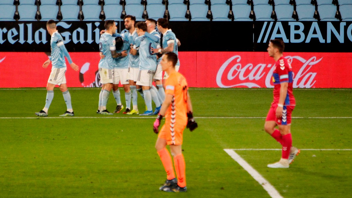 El Celta celebra un gol ante el Elche. (EFE)