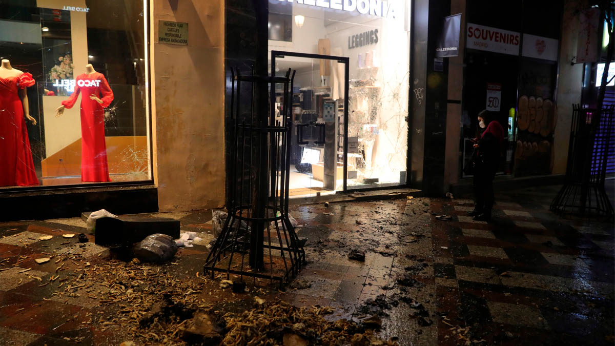 Ataques a comercios en Madrid durante los disturbios (Foto: EFE)