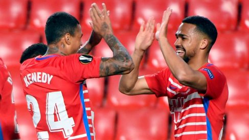 El Granada celebra uno de los goles ante el Nápoles. (EFE)