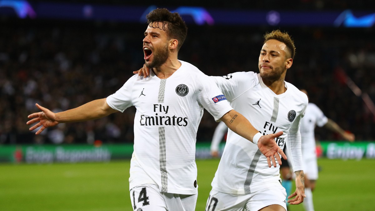 Bernat celebra un tanto junto a Neymar Junior. (Getty)