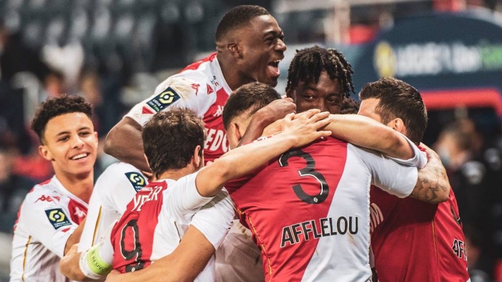El Mónaco celebra uno de los goles ante el PSG en el Parque de los Príncipes. (@AS_Monaco_ES)