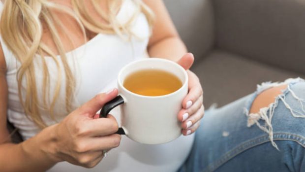 Té durante el embarazo: Cuánto se puede beber y cuál elegir