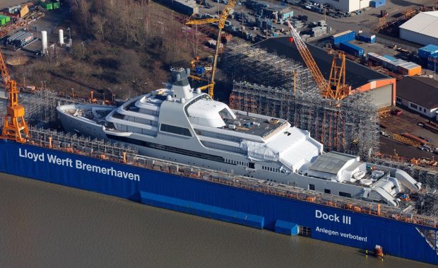 El nuevo megayate de Abramovich (TheYachtPhoto.com)