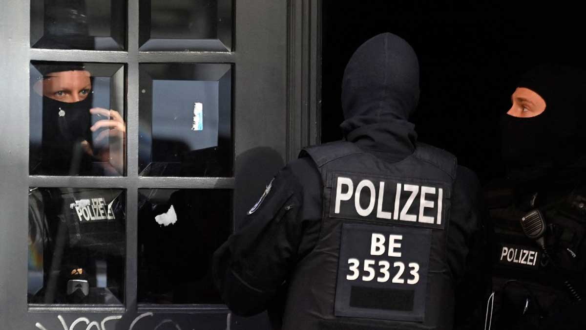 Agentes de la policía alemana durante una operación. Foto: AFP