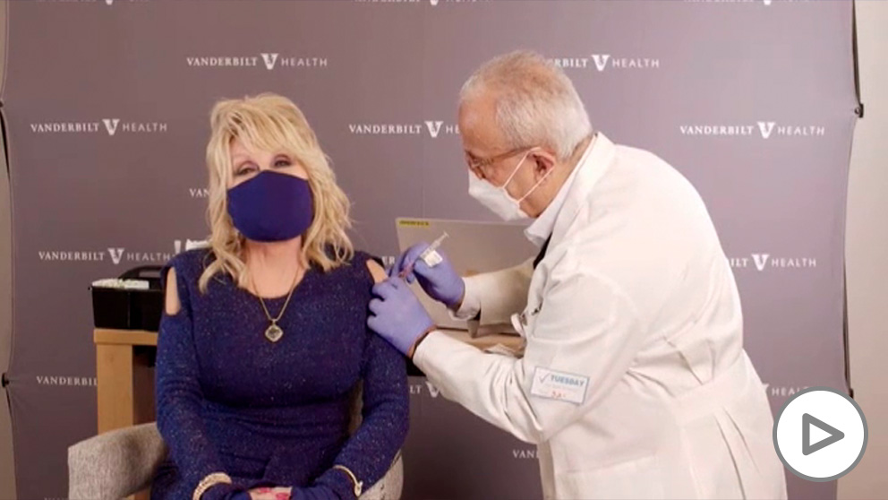 Dolly Parton anima a vacunarse