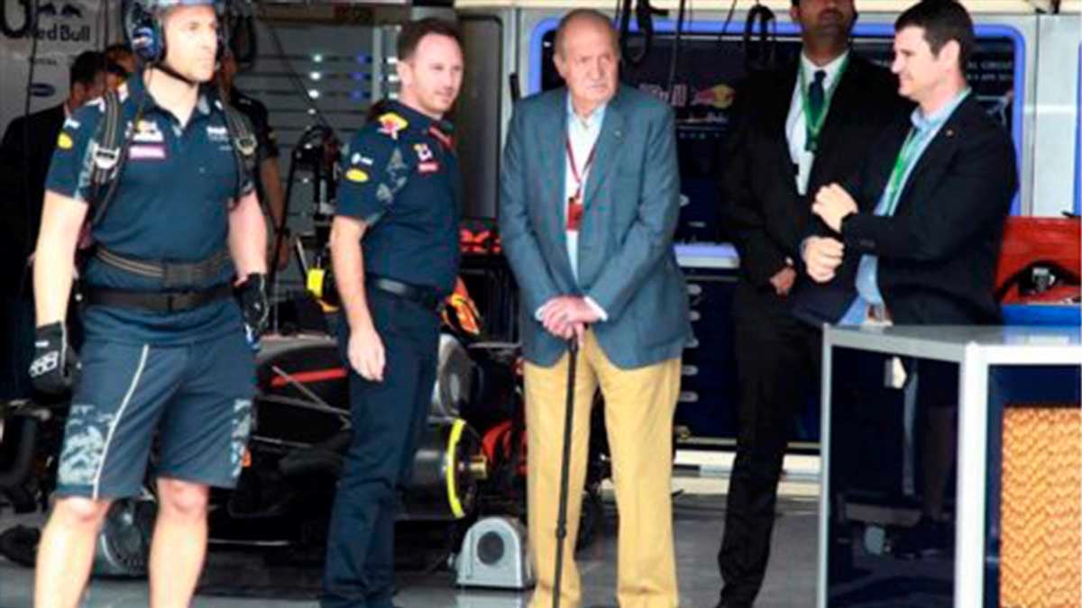 A Juan Carlos I las tarjetas de un millón para 100 horas vuelo en jet de lujo sólo le duraban 2 meses