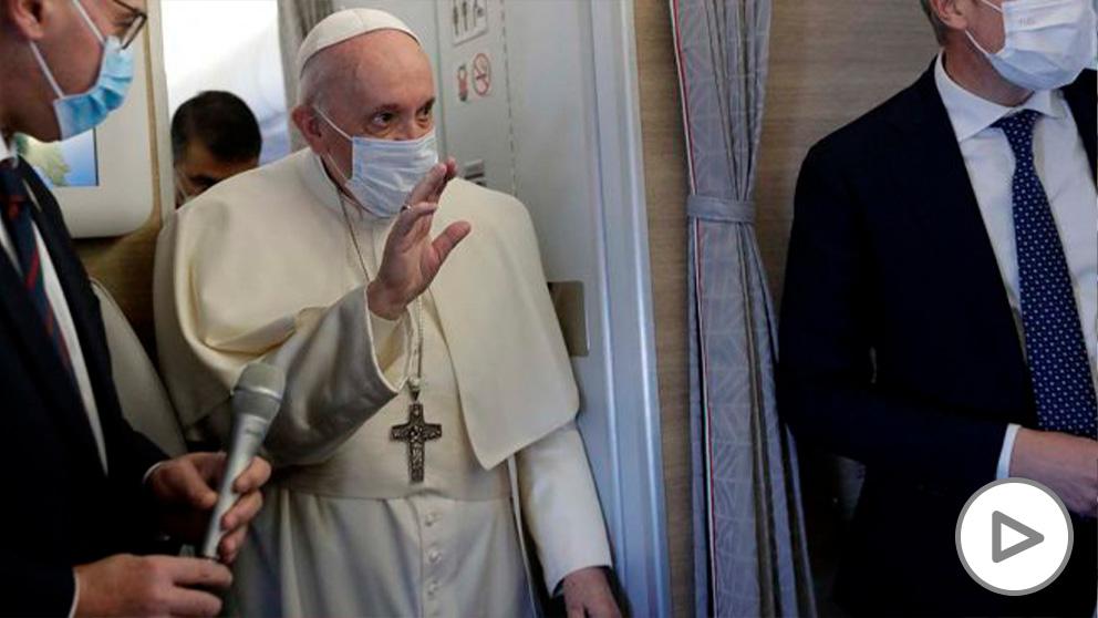 El papa Francisco a su llegada a Irak. Foto: AFP