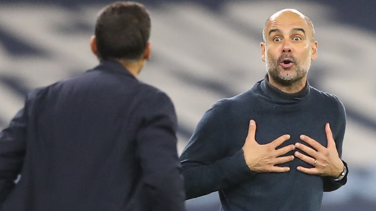 Pep Guardiola, en un partido con el City. (AFP)