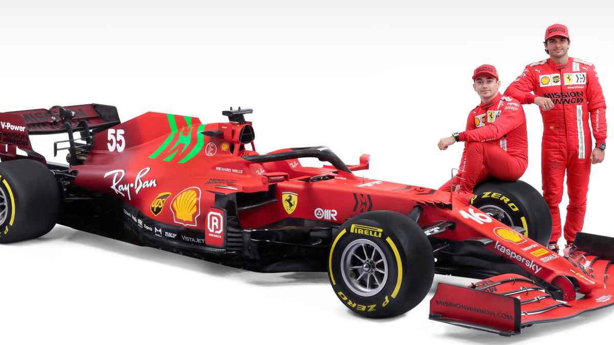 Leclerc y Carlos Sainz con el SF21 (Ferrari).