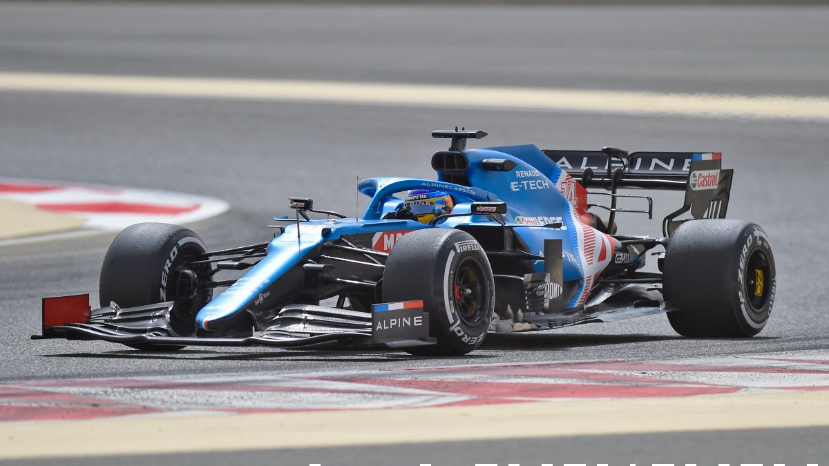 Alonso rueda en los test. (AFP)
