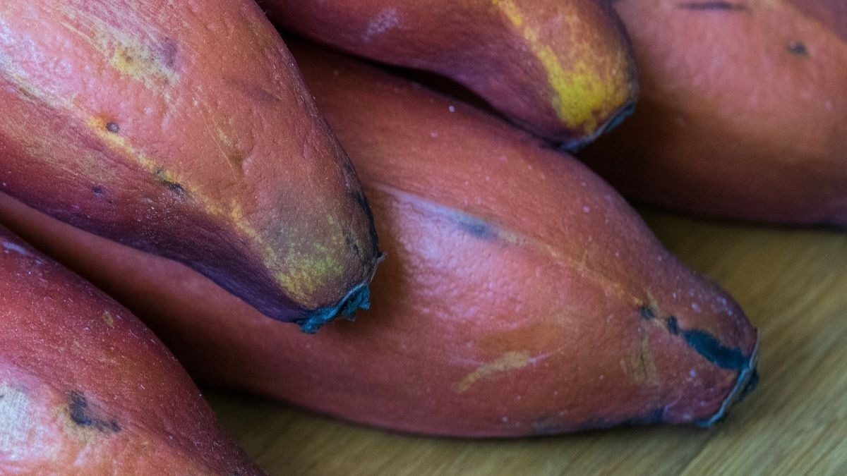 Llega la Península el plátano rojo con sabor a frambuesa y este es su precio