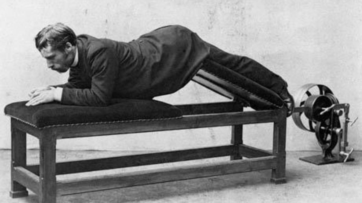 El sueco Gustav Zander con una de sus máquinas de pilates