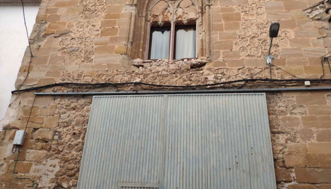 Denuncian el peligro de derrumbe de un convento de Guadalajara del S.XIII al usarse como garaje de tractores
